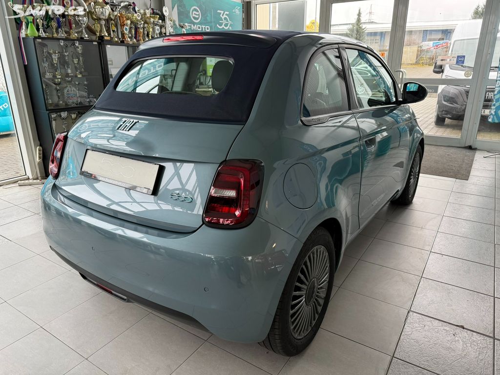 Fiat 500E, Cabrio 43 kWh 118k 1.maj. DPH