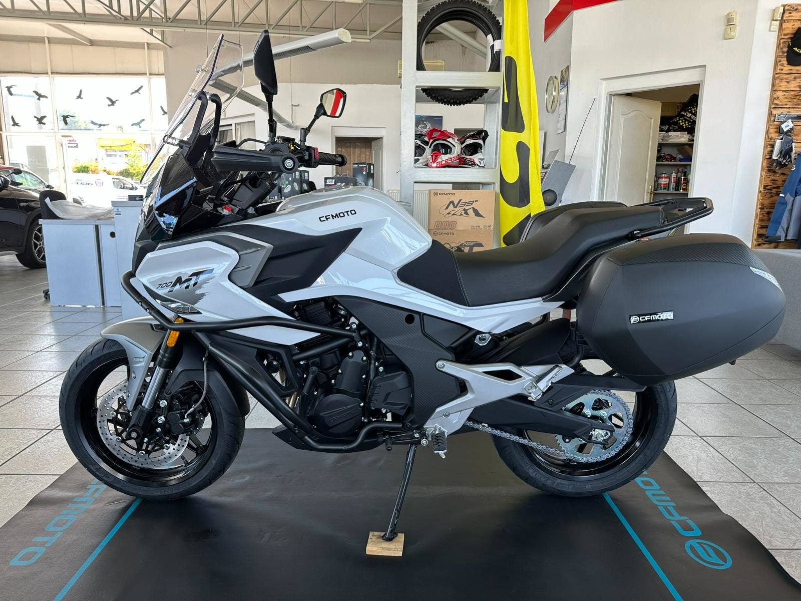 CFMOTO 700 MT Premium