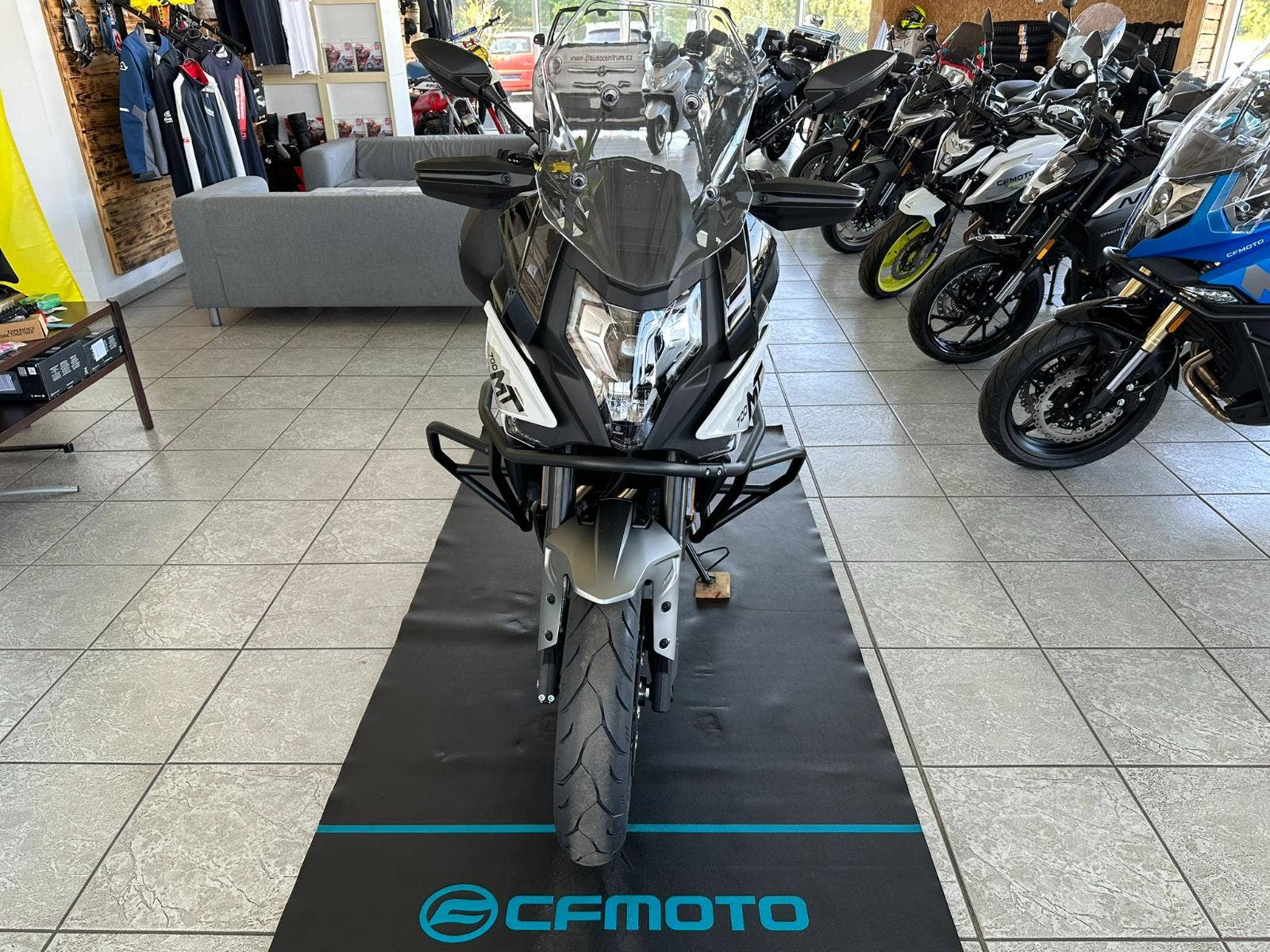 CFMOTO 700 MT Premium