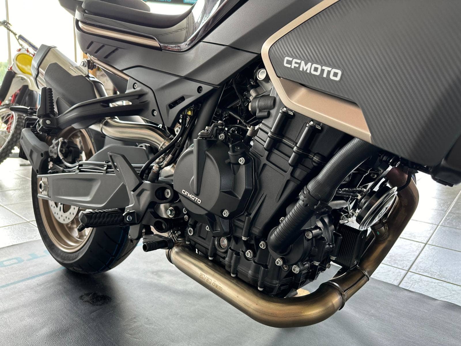 CFMOTO 800 NK