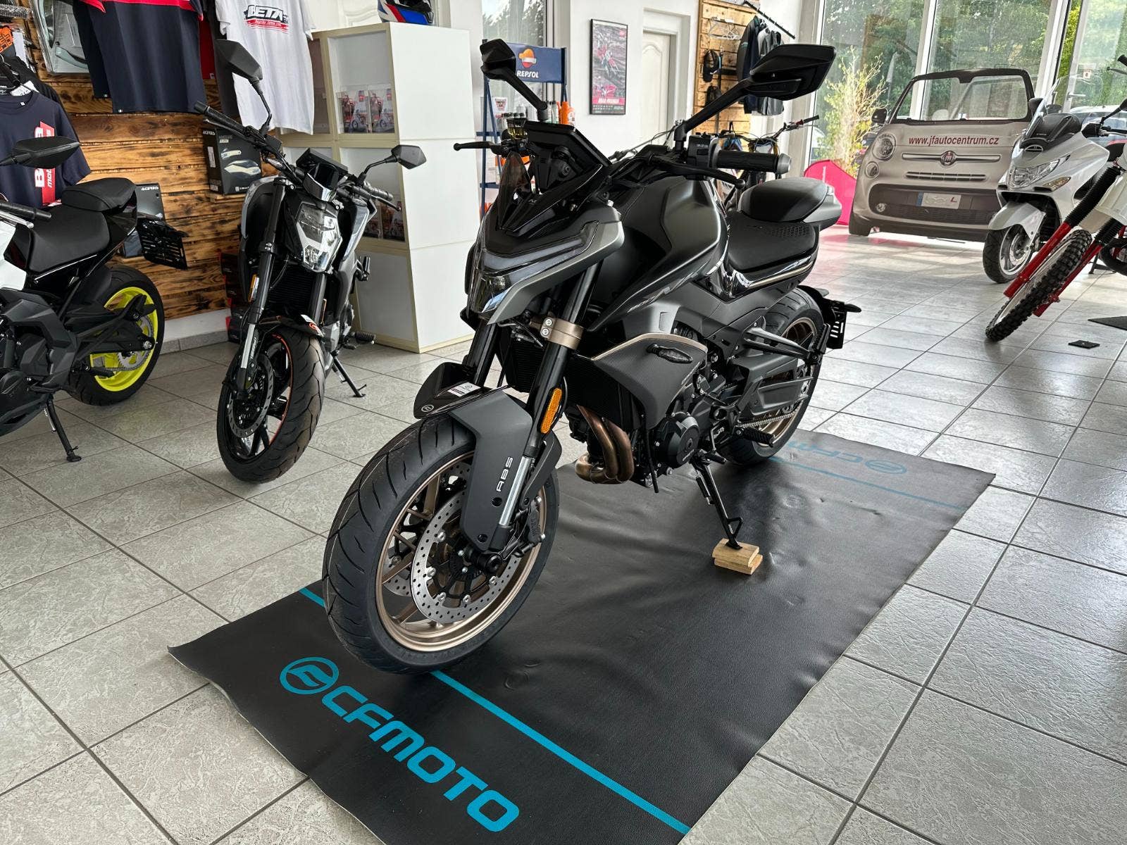 CFMOTO 800 NK